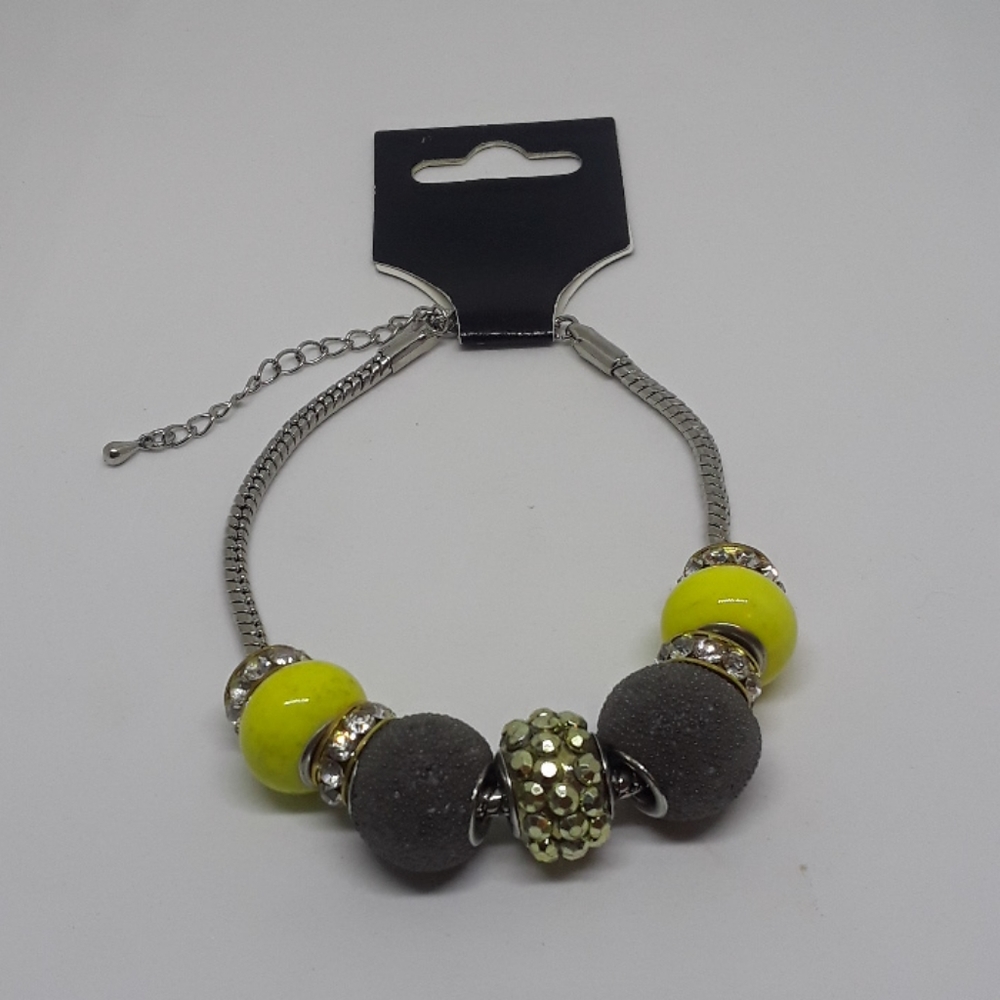 bead bracelet (yellow)
